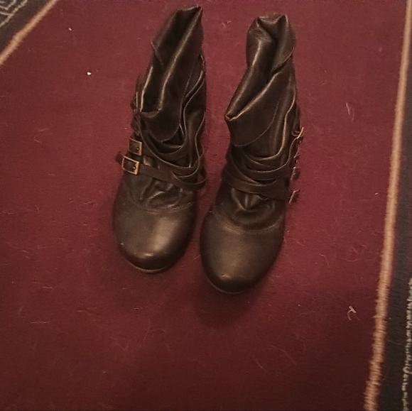 Shoes - Picture 2 of 2